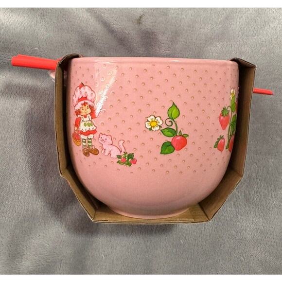 🔥Strawberry Shortcake Pink Ramen Noodle Bowl with a Spoon and Chopsticks BNWT🔥 - Picture 3 of 5
